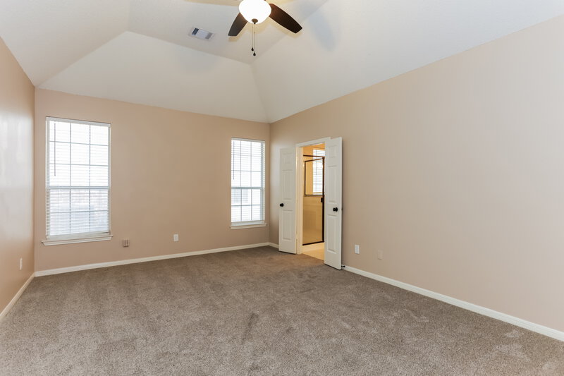 2,465/Mo, 1510 Lost Creek Dr DeSoto, TX 75115 Main Bedroom View