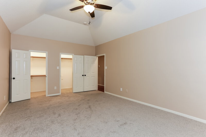 2,465/Mo, 1510 Lost Creek Dr DeSoto, TX 75115 Main Bedroom View 2