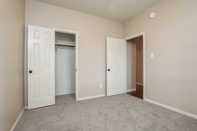 2,605/Mo, 1510 Lost Creek Dr DeSoto, TX 75115 Bedroom View 3