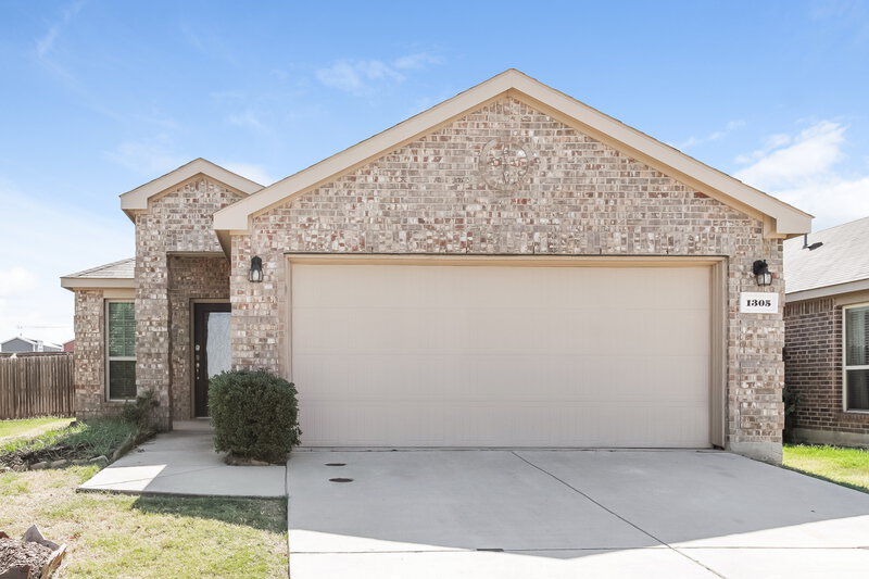 2,095/Mo, 1305 Silver Ln Aubrey, TX 76227 External View