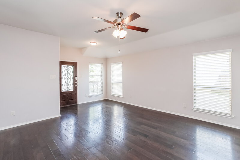 2,095/Mo, 1305 Silver Ln Aubrey, TX 76227 Living Room View