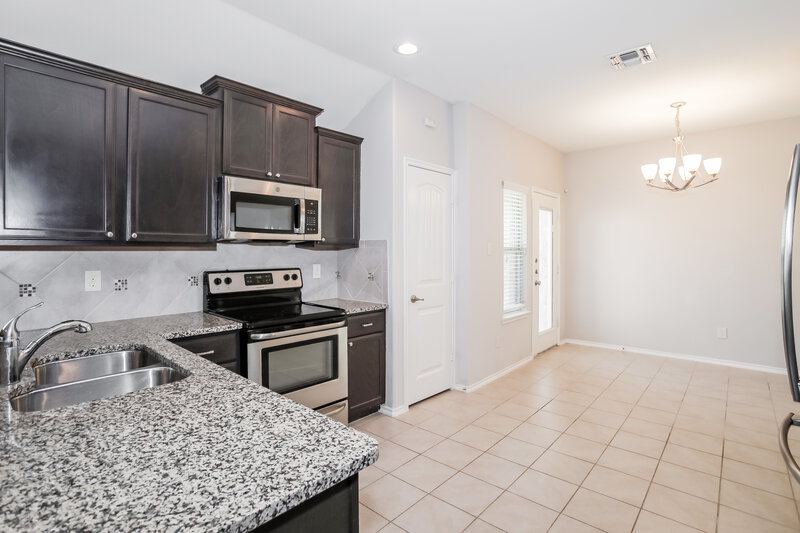 2,095/Mo, 1305 Silver Ln Aubrey, TX 76227 Kitchen View