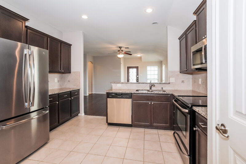 2,095/Mo, 1305 Silver Ln Aubrey, TX 76227 Kitchen View 2
