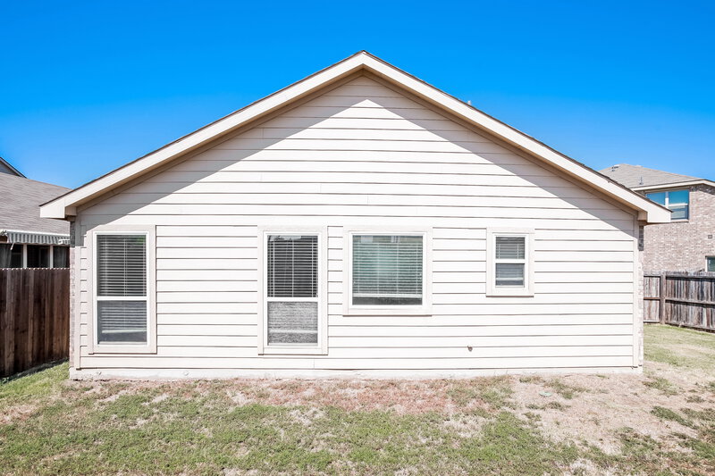 2,095/Mo, 1305 Silver Ln Aubrey, TX 76227 Rear View