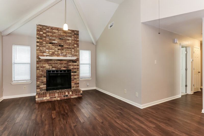 2,365/Mo, 101 Colony Dr Arlington, TX 76002 Living Room View 2