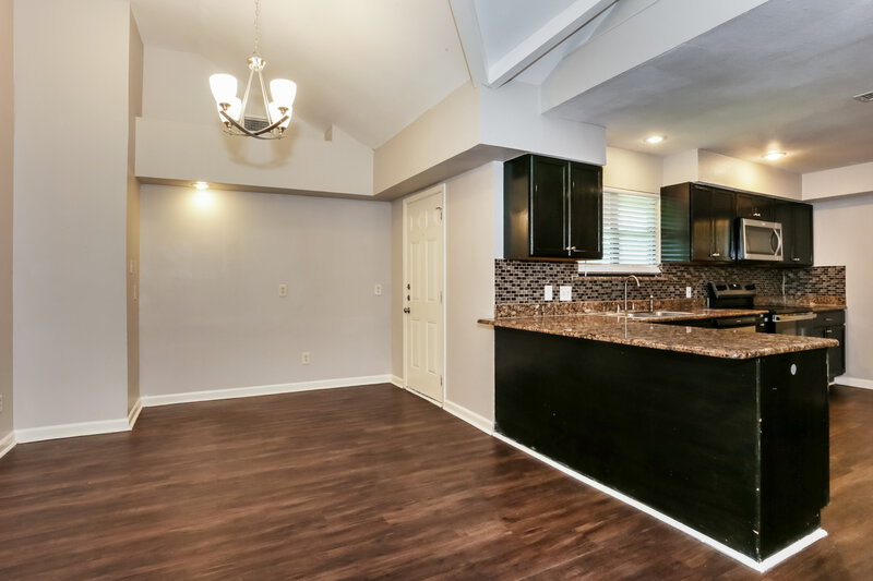 2,365/Mo, 101 Colony Dr Arlington, TX 76002 Dining Room View