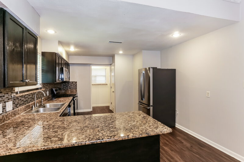 2,365/Mo, 101 Colony Dr Arlington, TX 76002 Kitchen View