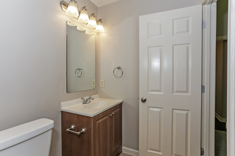 2,365/Mo, 101 Colony Dr Arlington, TX 76002 Bathroom View 2