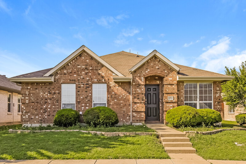 2,225/Mo, 1711 Venus Dr W Lancaster, TX 75134 External View
