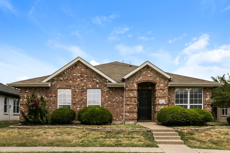 2,465/Mo, 1711 Venus Dr W Lancaster, TX 75134 External View