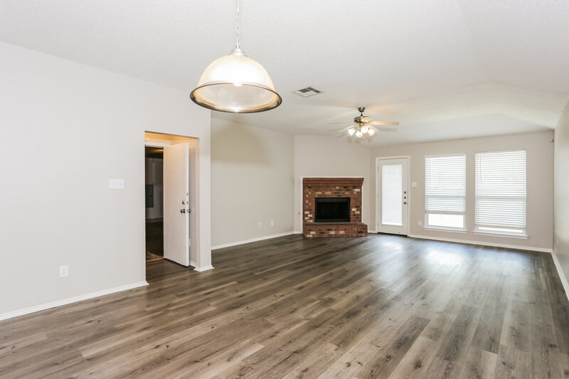 2,465/Mo, 1711 Venus Dr W Lancaster, TX 75134 Living Room View
