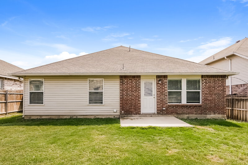 2,085/Mo, 1833 Foxfield Justin, TX 76247 Rear View
