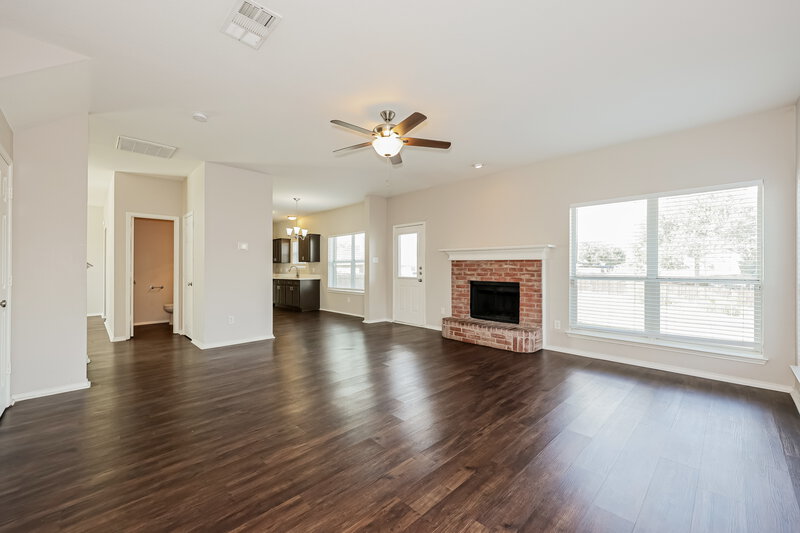 2,240/Mo, 1619 Reynolds St Lancaster, TX 75134 Living Room View