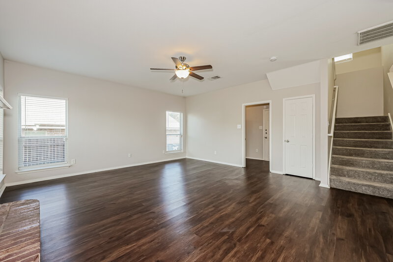 2,240/Mo, 1619 Reynolds St Lancaster, TX 75134 Living Room View 2