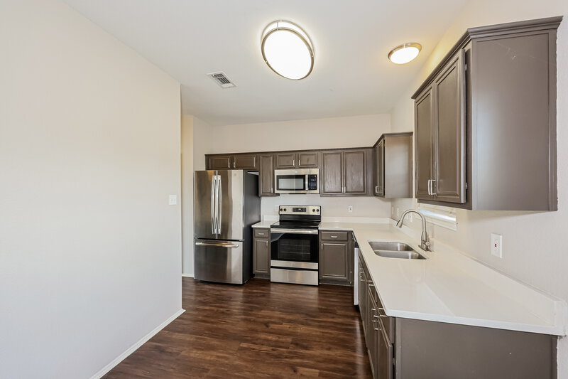 2,240/Mo, 1619 Reynolds St Lancaster, TX 75134 Kitchen View
