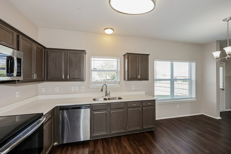 2,240/Mo, 1619 Reynolds St Lancaster, TX 75134 Kitchen View 2