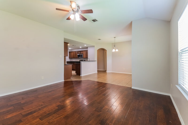 1,745/Mo, 2116 Meadow View Dr Princeton, TX 75407 Living Room View 3