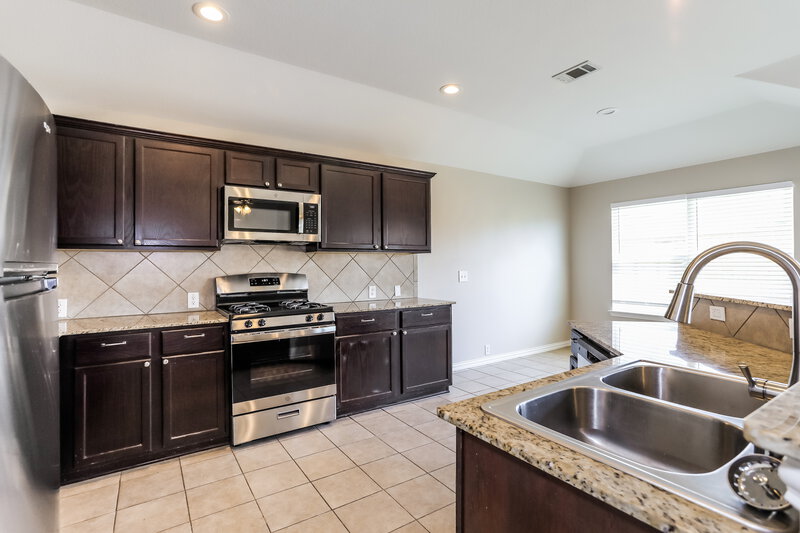 2,625/Mo, 1813 Sparrow Ln Aubrey, TX 76227 Kitchen View