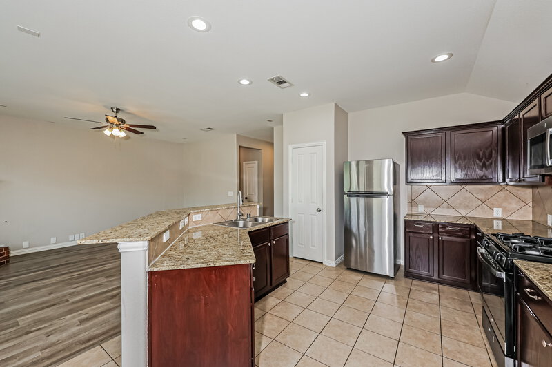 2,090/Mo, 1813 Sparrow Ln Aubrey, TX 76227 Kitchen View