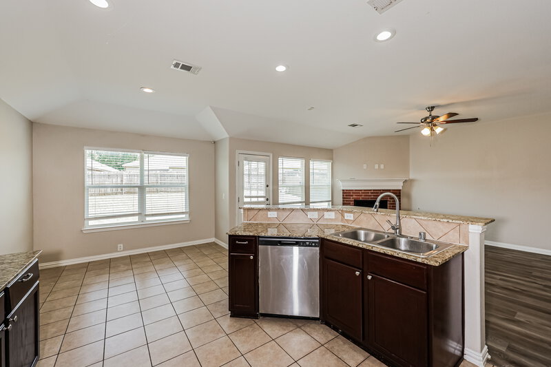 2,090/Mo, 1813 Sparrow Ln Aubrey, TX 76227 Kitchen View 3