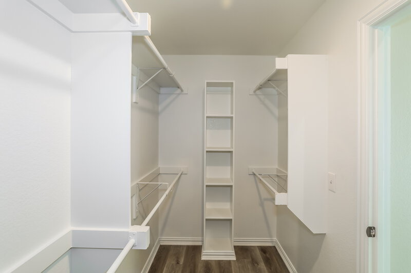 2,625/Mo, 1813 Sparrow Ln Aubrey, TX 76227 Walk In Closet View