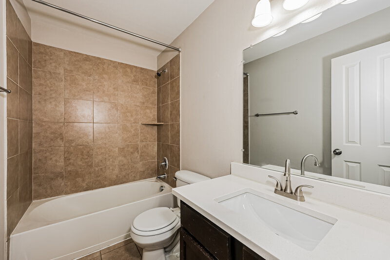 2,090/Mo, 1813 Sparrow Ln Aubrey, TX 76227 Bathroom View