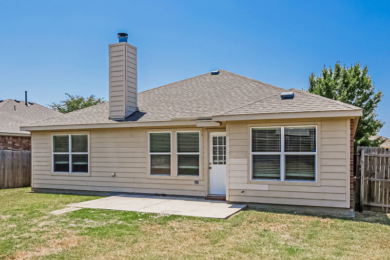 2,090/Mo, 1813 Sparrow Ln Aubrey, TX 76227 Rear View