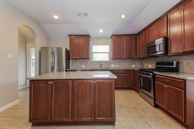 1,950/Mo, 1404 Nightingale Dr Aubrey, TX 76227 Kitchen View 2