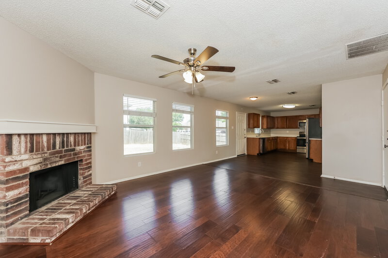 2,445/Mo, 8750 Gray Fox Ct Fort Worth, TX 76123 Living Room View 2