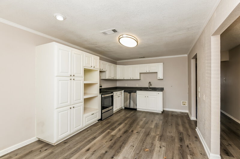 2,160/Mo, 5310 Virburnum Ct Arlington, TX 76018 Kitchen View 2