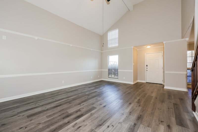 2,595/Mo, 2205 Gladstone Dr Arlington, TX 76018 Living Room View 3