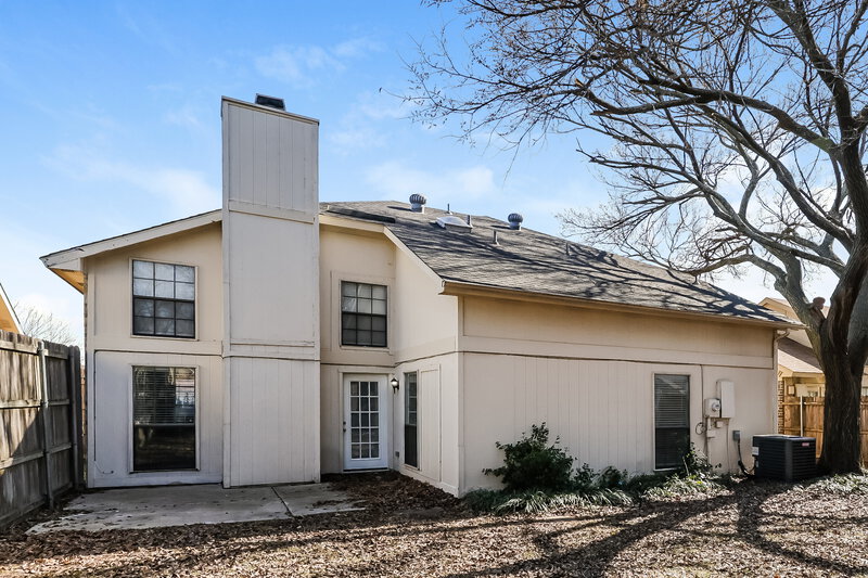 2,595/Mo, 2205 Gladstone Dr Arlington, TX 76018 Rear View