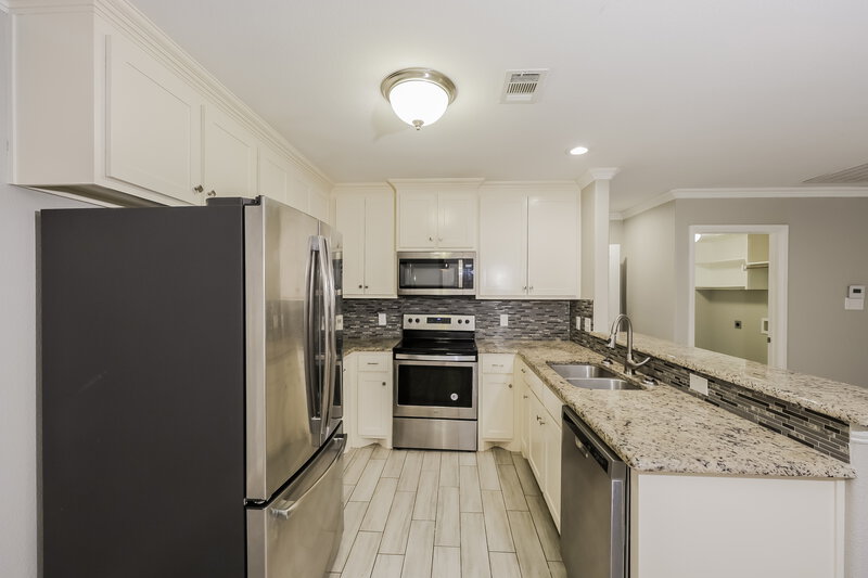 2,365/Mo, 10536 Wild Oak Drive Fort Worth, TX 76140 Kitchen View