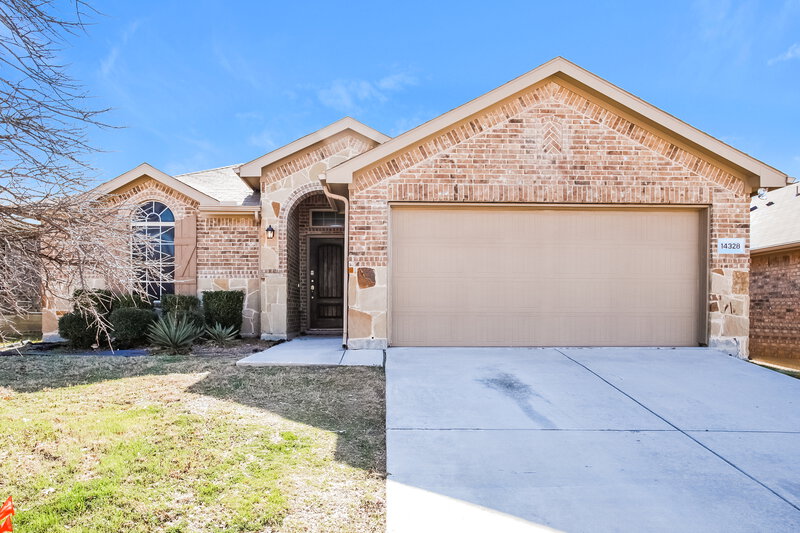 2,100/Mo, 14328 Broomstick Road Fort Worth, TX 76052 External View