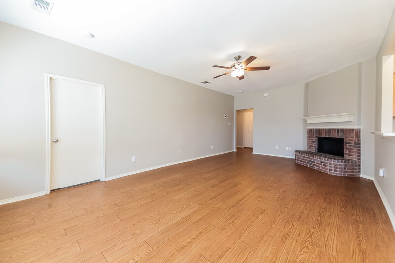 1,860/Mo, 420 Fireside Pl Royse City, TX 75189 Living Room View 2