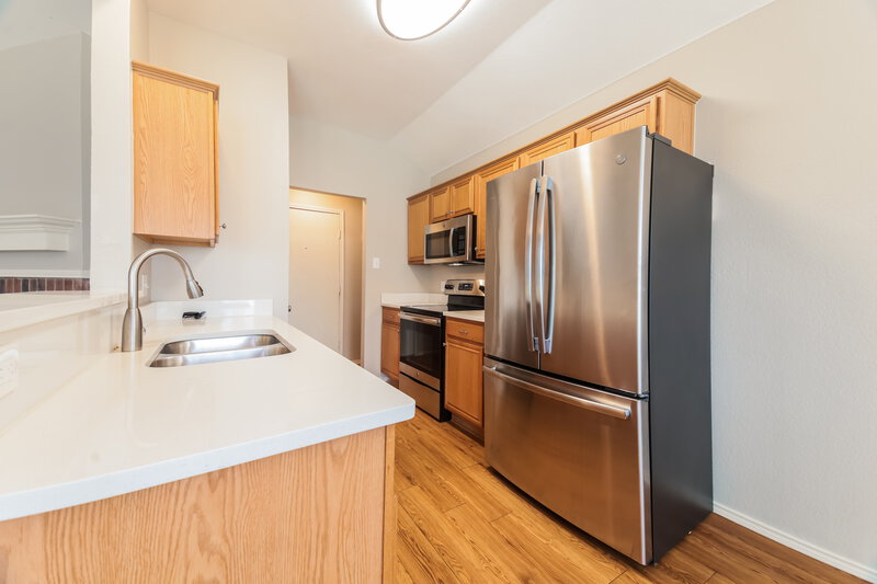 1,860/Mo, 420 Fireside Pl Royse City, TX 75189 Kitchen View 2