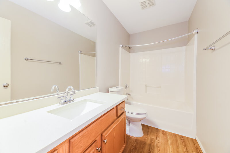 1,860/Mo, 420 Fireside Pl Royse City, TX 75189 Bathroom View