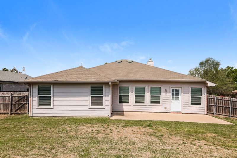 1,860/Mo, 420 Fireside Pl Royse City, TX 75189 Rear View