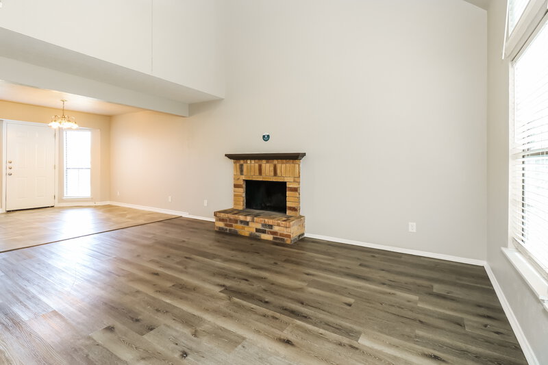 2,295/Mo, 1217 Greenbriar Ln Lancaster, TX 75146 Living Room View