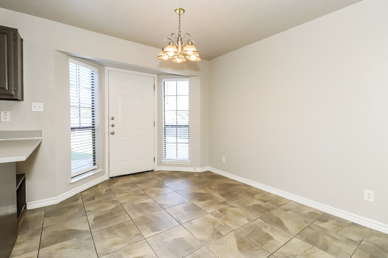 2,295/Mo, 1217 Greenbriar Ln Lancaster, TX 75146 Dining Room View