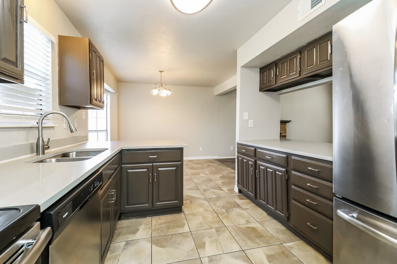 2,295/Mo, 1217 Greenbriar Ln Lancaster, TX 75146 Kitchen View 2