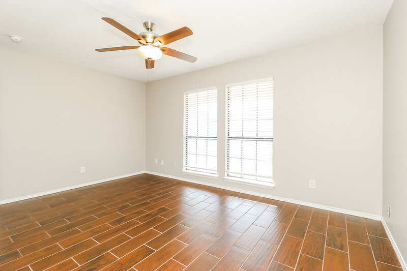 2,295/Mo, 1217 Greenbriar Ln Lancaster, TX 75146 Main Bedroom View