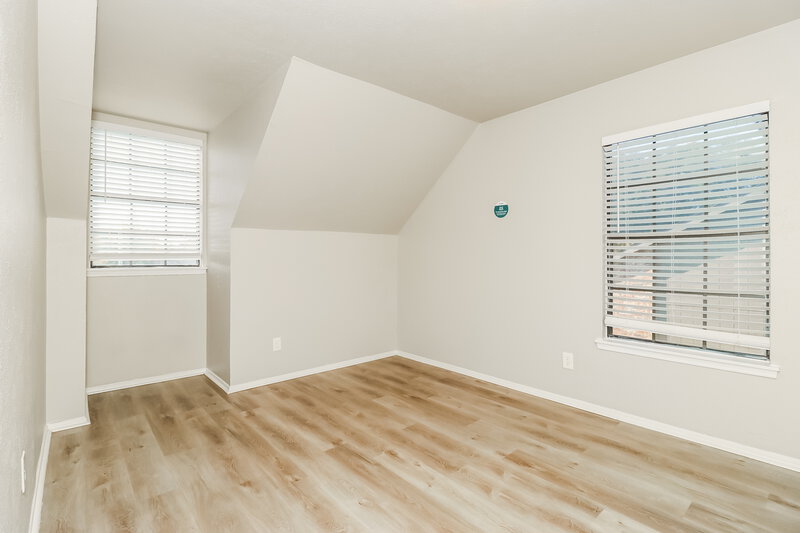 2,295/Mo, 1217 Greenbriar Ln Lancaster, TX 75146 Bonus Room View