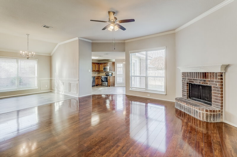 2,210/Mo, 903 Grouse Rd Glenn Heights, TX 75154 Living Room View