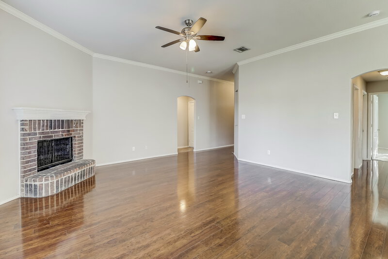 2,210/Mo, 903 Grouse Rd Glenn Heights, TX 75154 Living Room View 2