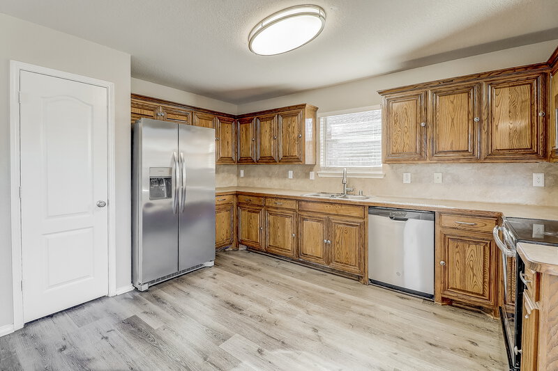 2,210/Mo, 903 Grouse Rd Glenn Heights, TX 75154 Kitchen View