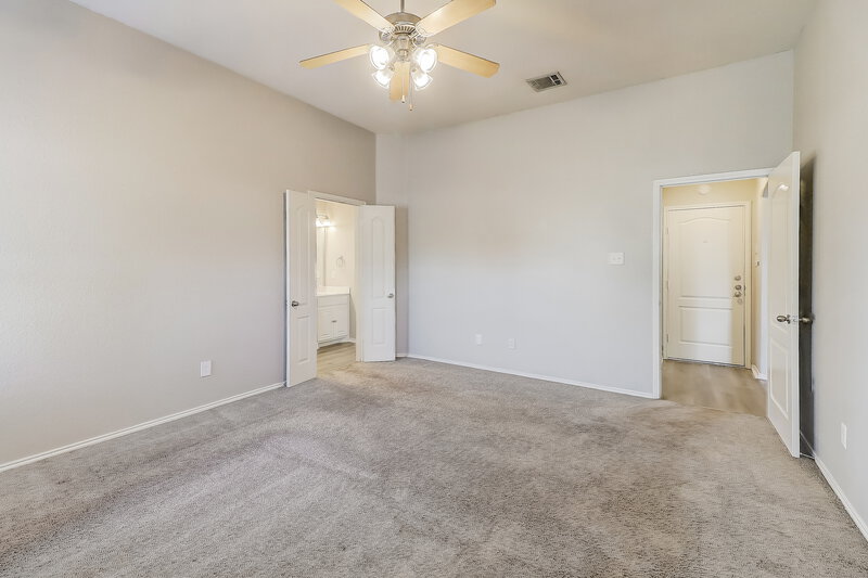 2,210/Mo, 903 Grouse Rd Glenn Heights, TX 75154 Main Bedroom View 2