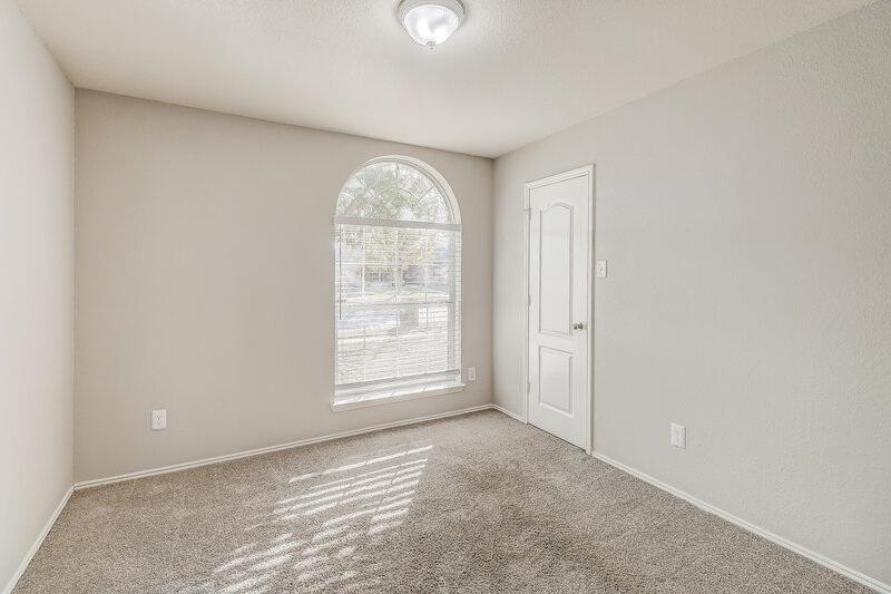 2,210/Mo, 903 Grouse Rd Glenn Heights, TX 75154 Bedroom View 3