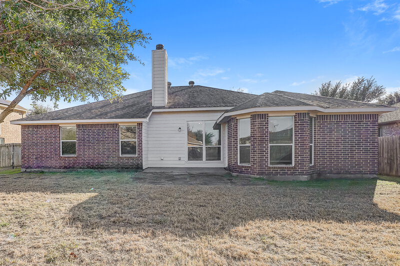 2,210/Mo, 903 Grouse Rd Glenn Heights, TX 75154 Rear View