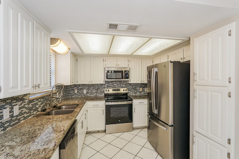 2,415/Mo, 905 Thistle Ridge Ct Arlington, TX 76017 Kitchen View